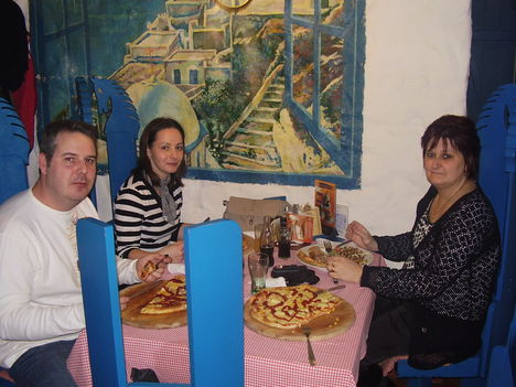 GÖRÖG PIZZÉRIÁBA