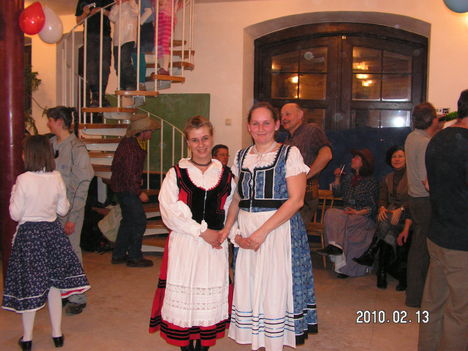 Népviseletek