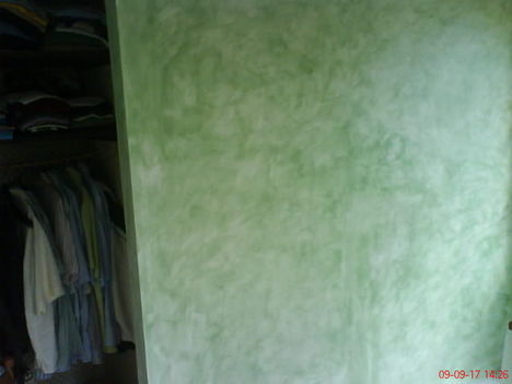 La Maison falfelület.Paks