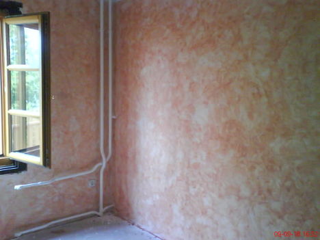 La Maison falfelület.Paks