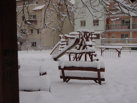 Tél 2010. 37