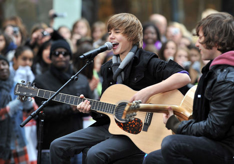 Justin+Bieber+Performs+NBC+Today+ImnWPxbl5u_l