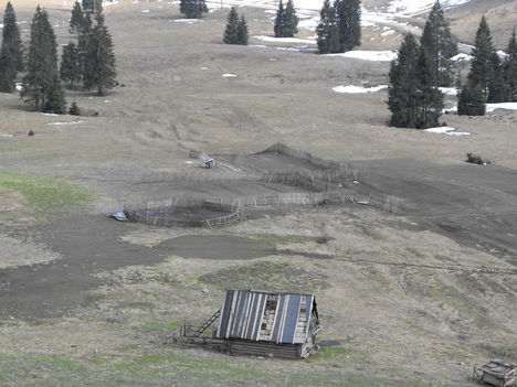 090412-13 467  Esztena