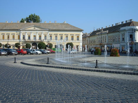 Szentháromság tér szökőkút 016