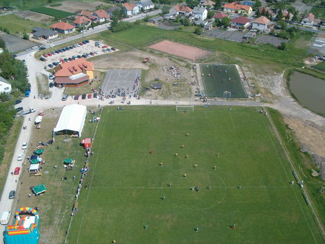 2007. Majális