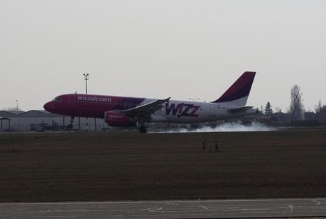 Wizzair A320-200 landolás