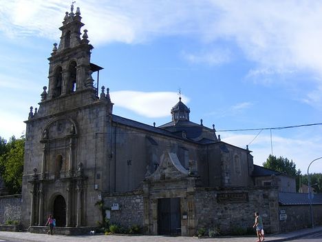 Casabelos-templom és szállás.