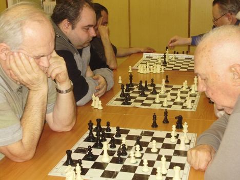 Budapesti Bajnokság Kártya és sakk 37