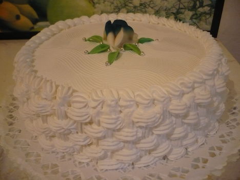 Kerek torta fonott mintával