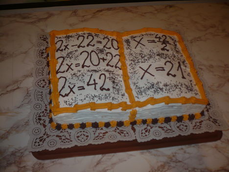 Könyv torta