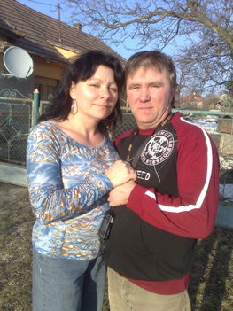 20100221305