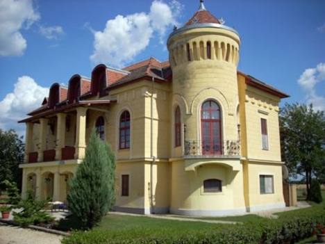 Kétpó Almássy-kastély 