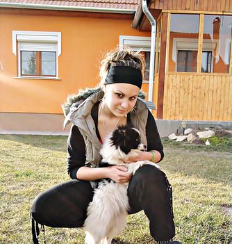Kutyummal Lalával(L)