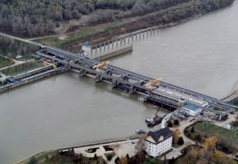 Kiskörei vizlépcső