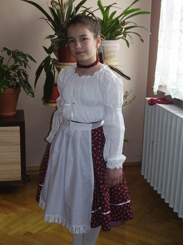 Vivien mesemondó versenyre készült
