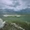 Vihar tépte hináros part Cuba