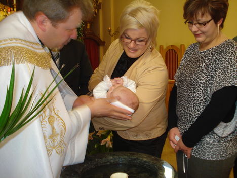 A papbácsi megis törölte a fejem