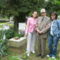 Édesapámmal és testvéremmel a temetőben