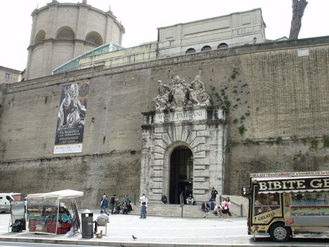 Vatikán múzeum bejárat