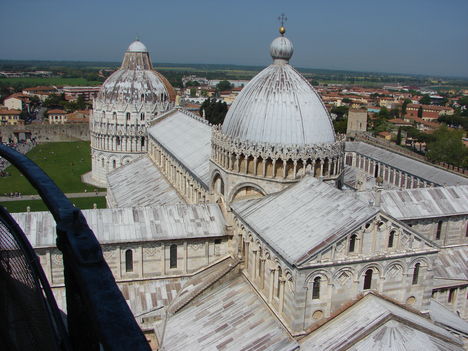 Pisa látképe a toronyból