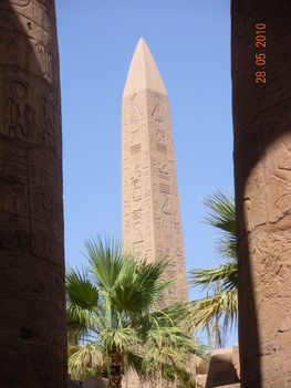 LUXOR