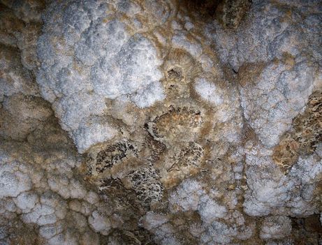 Esztramos-hegy Rákoczi-barlang (kristályok)