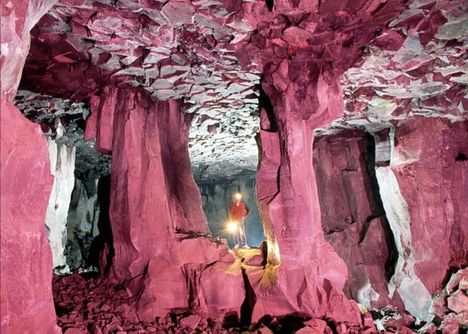Vulkáni láva alkotta barlang