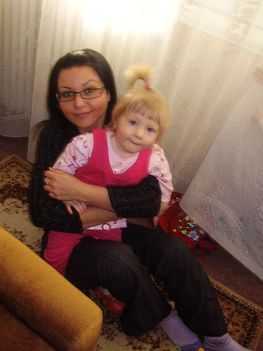 user_10430719_1268120710025_boxLÁNYOM ÉS KIRA UNOKÁNK