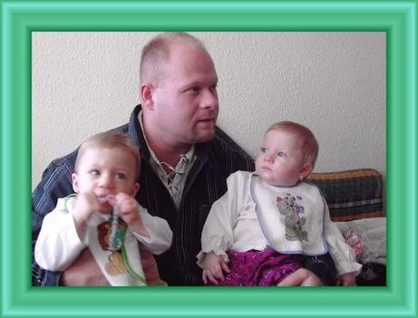 user_13993313_1239980479495_box VEJEM ÉS AZ IKREK