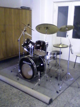 Az új "szerkóm" a próbatermünkben.(2010. Jún.)