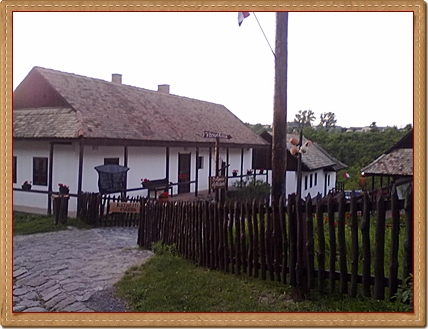 Hollókő