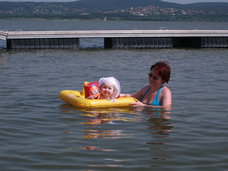 Virág először a Velencei tóban. 4