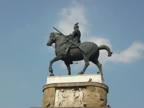 Colleoni lovasszobra
