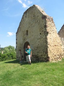 B_ 034_Révfülöp_A templomromnál [1600x1200]