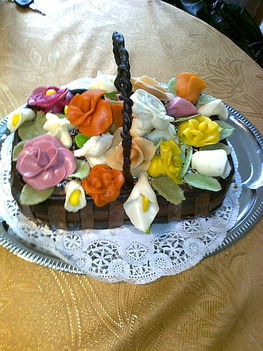 Születésnapi virágkosár torta