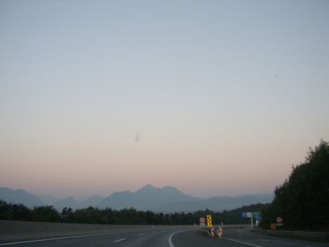 hajnalban Salzburg fele