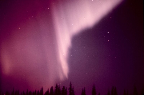 800px-Aurora_borealis_in_Alaska