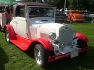 1250010719_thumb_800px-1927_Ford_Model_T_(Rigaud)
