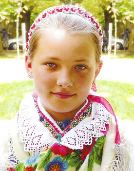 07 Leány bársonnyal