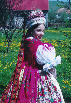 Anna menyecske ruhában