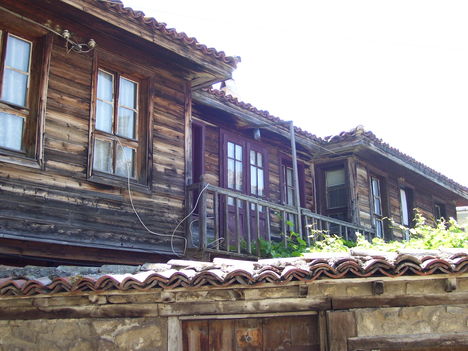 100_2001