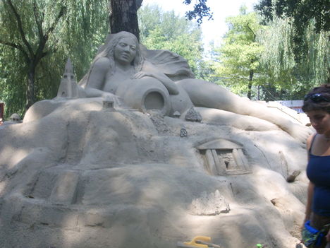 homokszobor 10