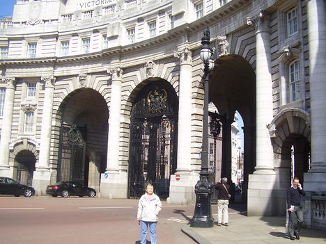 London 7