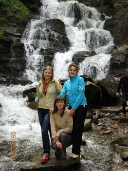 Zsuzsa, Csilla, én