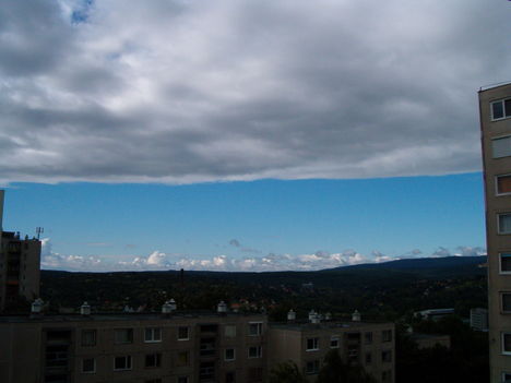 Az emberi élet sávjai: Föld, Ég, Homály...