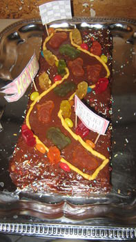autópályás torta (autó- és motorverseny) hot wheels