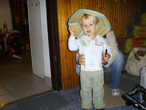 jól áll nekem a mama festőkalapja?