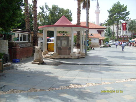 Kas főtér.