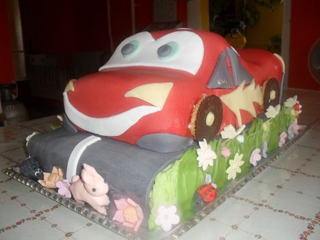 autó torta
