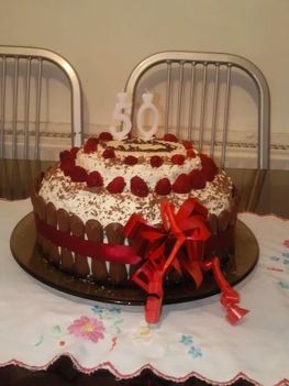 joghutros málna torta ( apósnak )